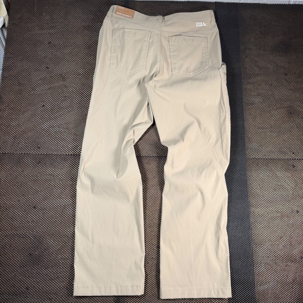 Eddie Bauer Rainier Pant Men 32/30 Khaki Active UPF 50 Outdoor Hiking Utility - Picture 3 of 4